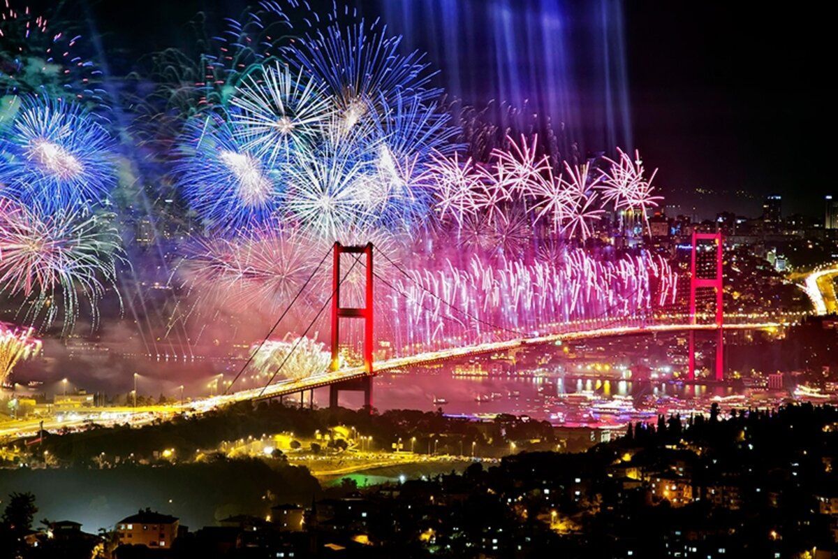 Свято яскравих емоцій: як зустріти Новий рік 2021 у Стамбулі - Відпустка