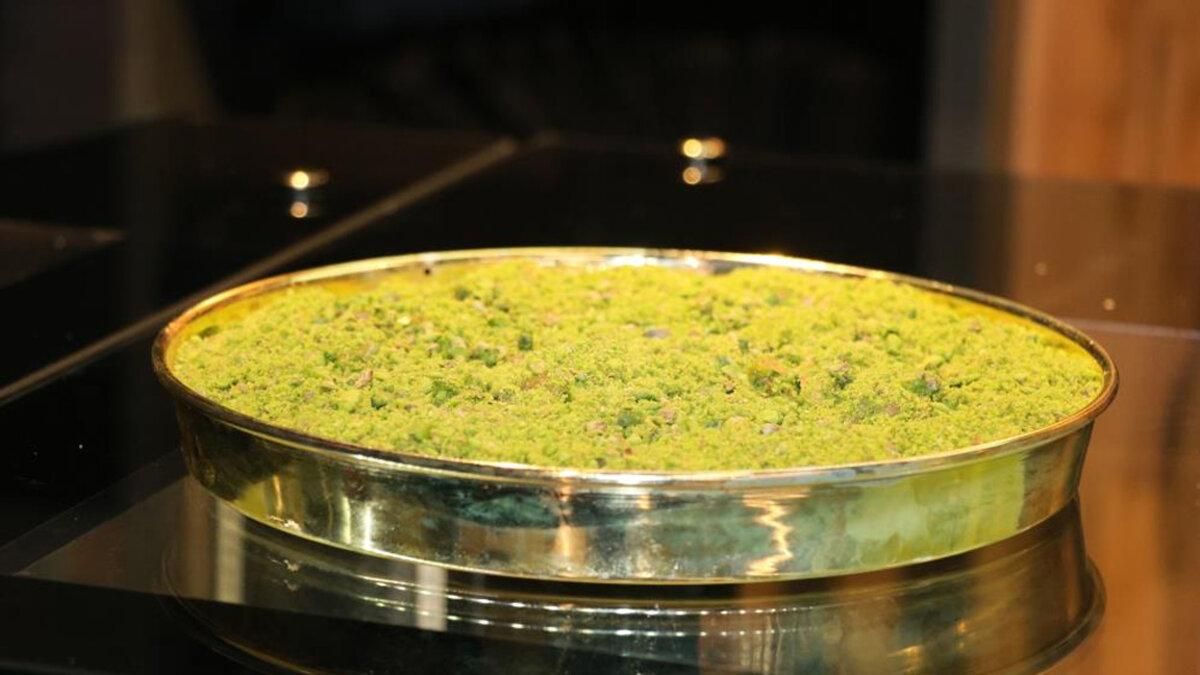 Десерт багатіїв: в Туреччині продають пахлаву на золотій таці за 5 мільйонів - Відпустка