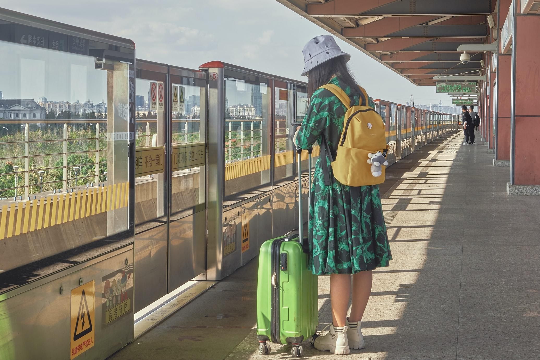 Туристи нарікають, що довго чекати багаж: розповіли, як вантажать валізи в літак - Відпустка Туристи нарікають, що довго чекати багаж: розповіли, як вантажать валізи в літак - Відпустка