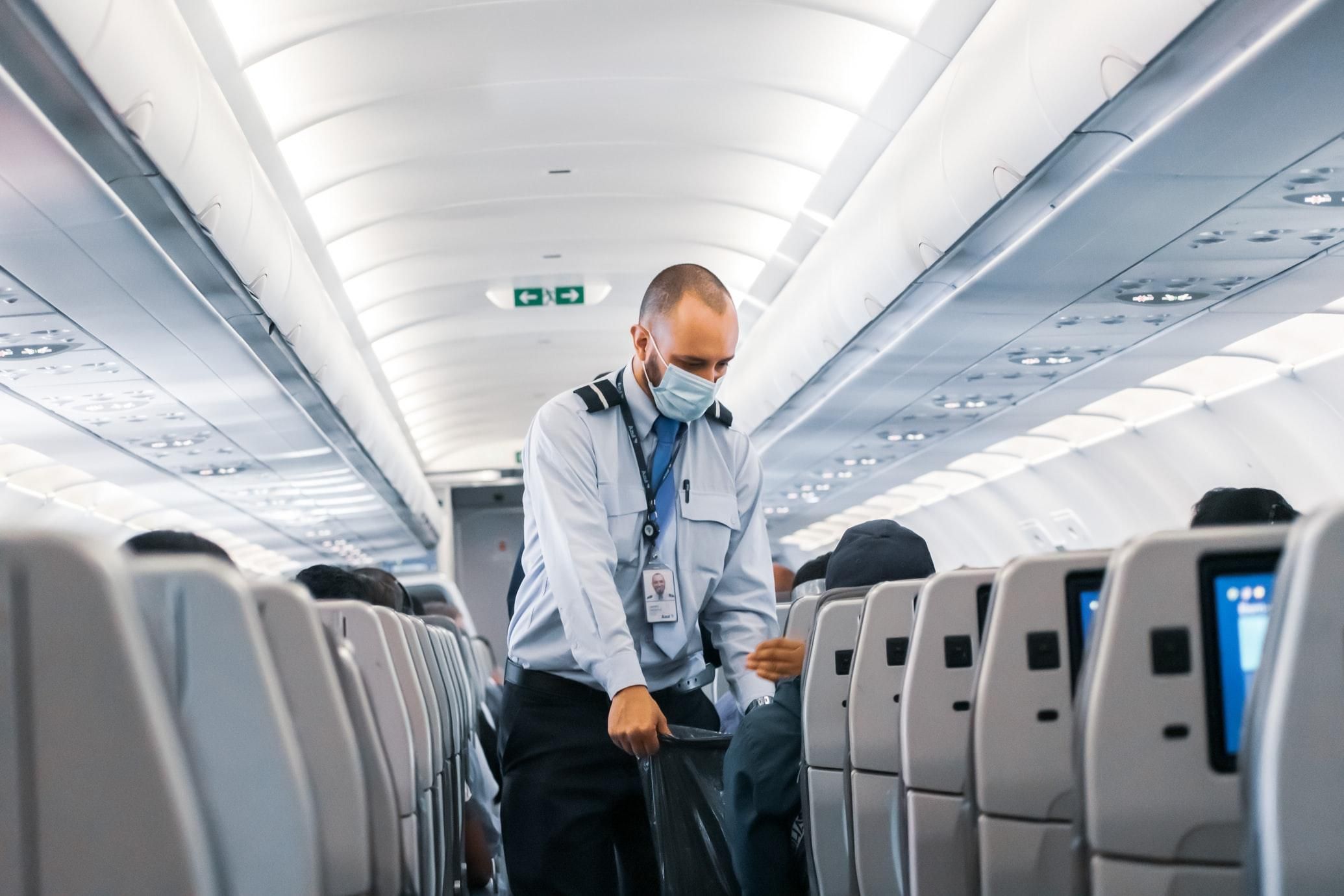 Почему нужно выбирать "худшее" место в самолете: раскрыт секрет - Отпуск