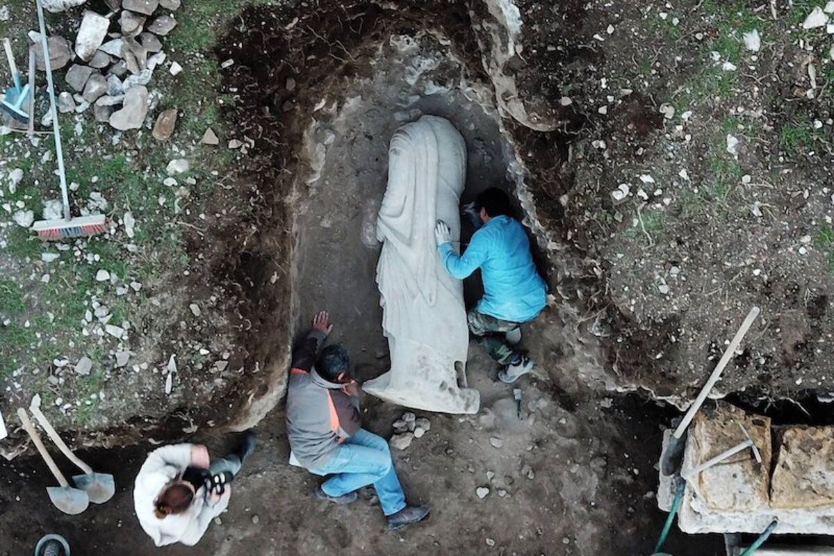 Мужчины без голов: в Турции нашли статуи возрастом 2 тысячи лет - Отпуск