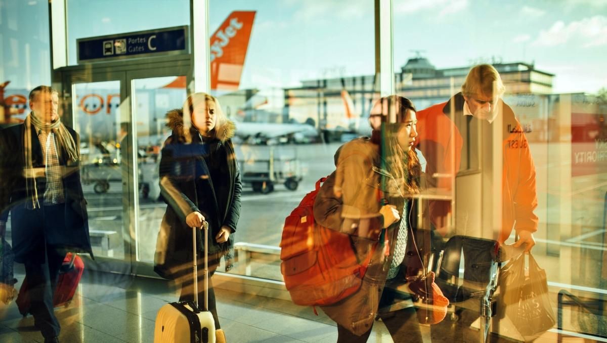 Стюардесса назвала главную ошибку туристов, путешествующих в праздничный период: как ее избежать - Отпуск