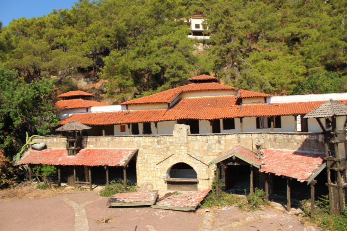 "Диснейленд для чудаков": как выглядит заброшенный курорт в Турции - Отпуск "Диснейленд для чудаков": как выглядит заброшенный курорт в Турции - Отпуск