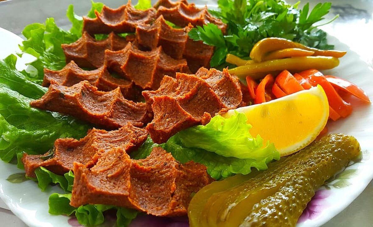 Фаршированные пирожные и сырое мясо: какие интересные блюда можно попробовать в Турции - Отпуск